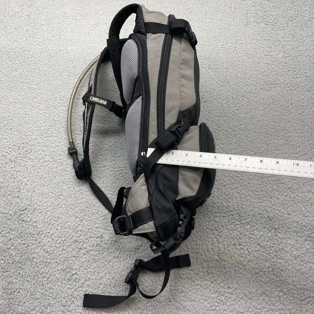 CamelBak Chaos‎ Black Grey Hydration Pack Backpack w/ 2L Bladder Hydrate or Die